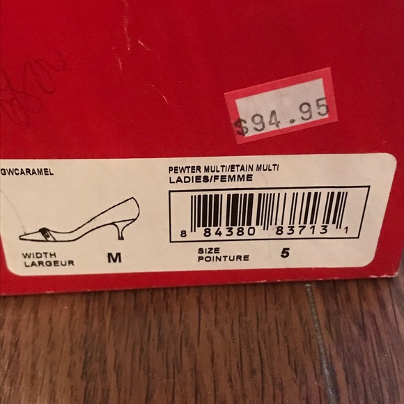 Brand new Guess heels - Picture 7 of 7